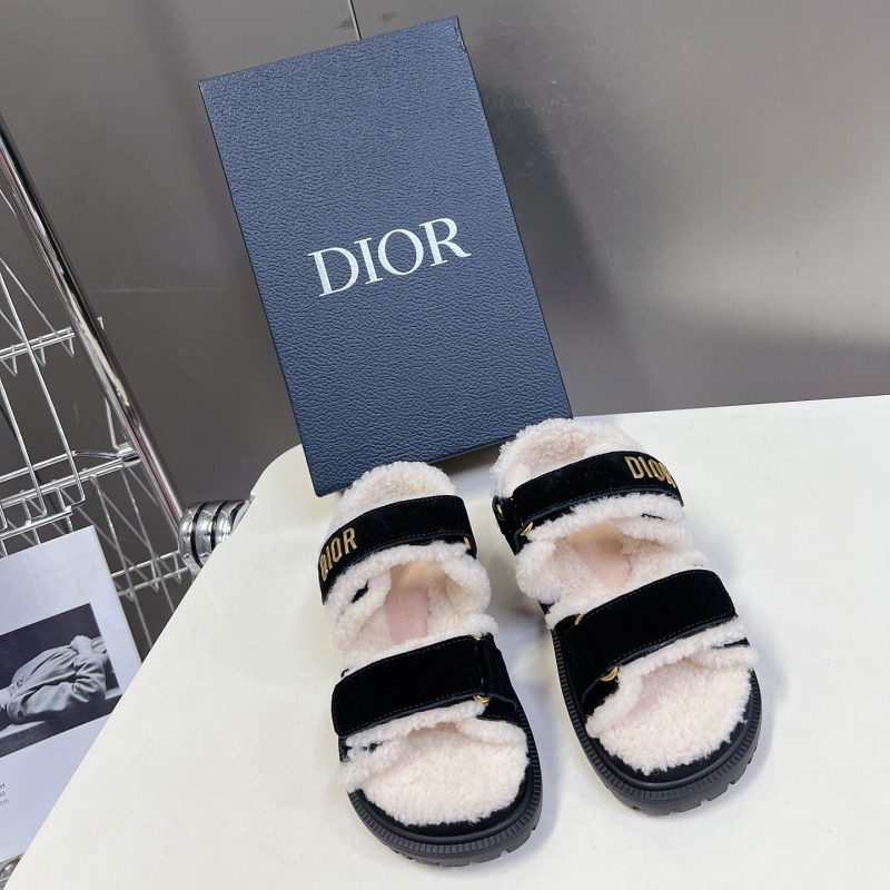 ch**an D*or sandals